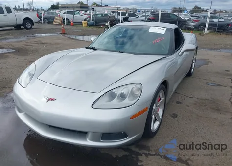 2005 Chevrolet Corvette z USA, uszkodzony, nr VIN 1G1YY24U955103196